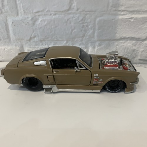 Scale maisto classic - 1/24,