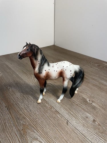 Breyer classics collection bay - breyer,